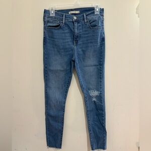 Levi’s 720 Super Skinny Size 28 Medium Wash Jeans